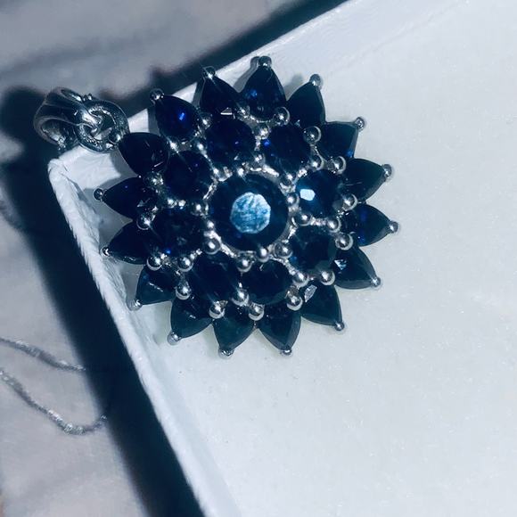 Kanchanaburi Blue Sapphire 6.15 tcw pendant